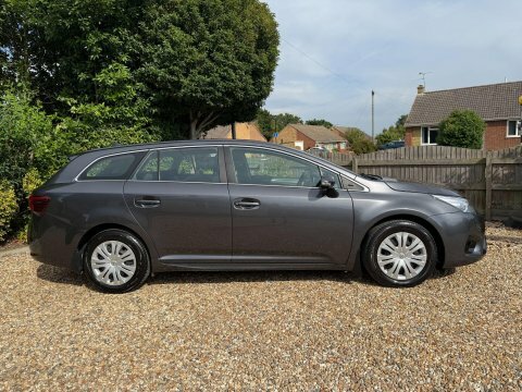 Toyota Avensis 2015 65 1.6 Grey #4