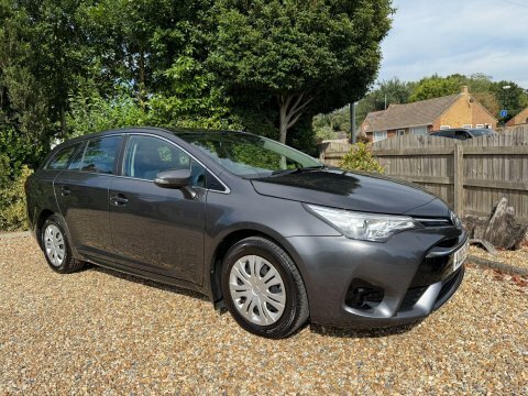 Toyota Avensis 2015 65 1.6 Grey #2