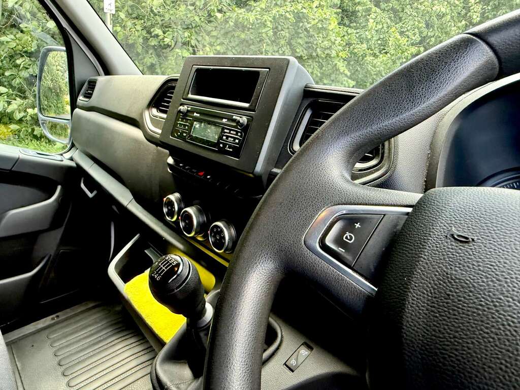 Renault Master Ll35 Business Loloader Luton Box Van MM23VOG White #3