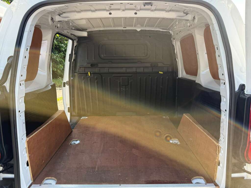 Citroen Berlingo 1000 Enterprise 1.5Blue Hdi Choice KN21PXX White #4