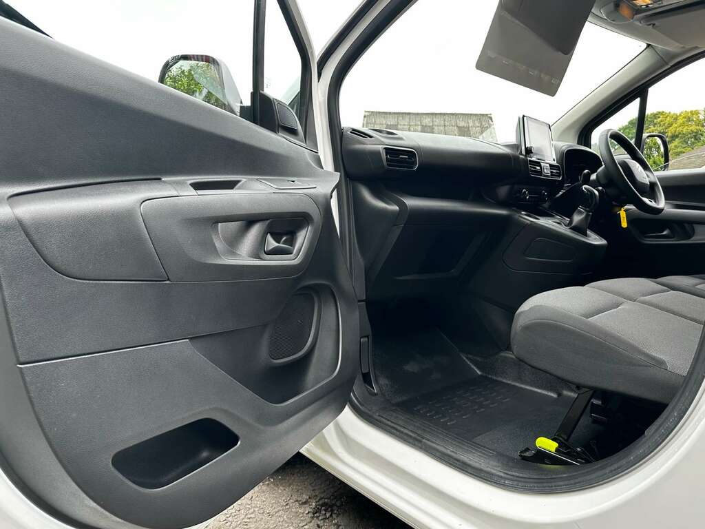 Citroen Berlingo 1000 Enterprise 1.5Blue Hdi Choice KN21PXX White #5