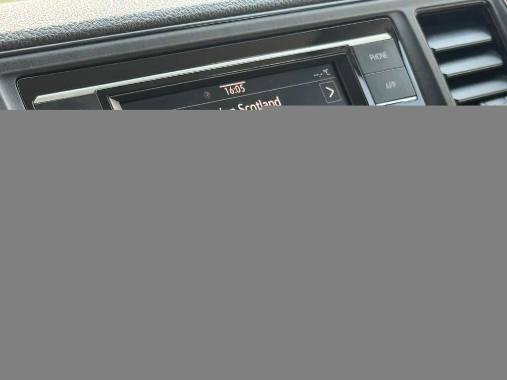 Volkswagen Crafter Cr35 Trendline 2.0 Tdi 140 Mwb L2h2 White #3