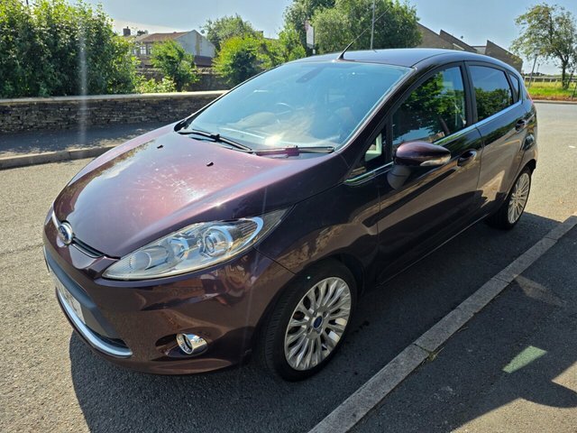 Ford Fiesta Hatchback Red #2
