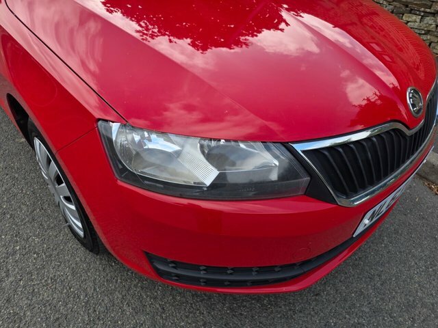 Skoda Rapid 1.6 Tdi Cr Elegance White #29
