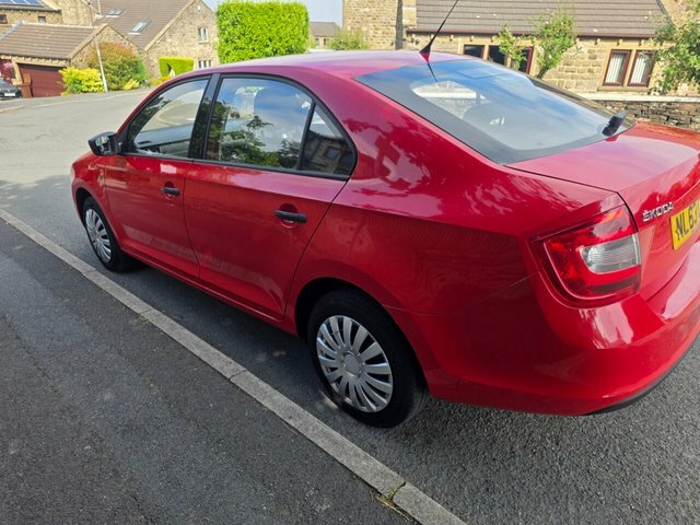 Skoda Rapid 1.6 Tdi Cr Elegance White #24