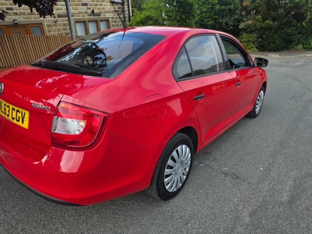 Skoda Rapid 1.6 Tdi Cr Elegance White #23