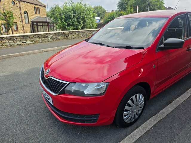 Skoda Rapid 1.6 Tdi Cr Elegance White #19
