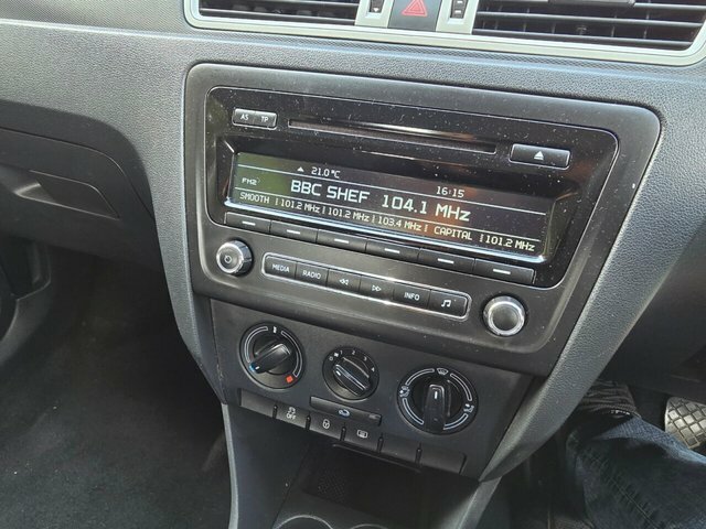Skoda Rapid Rapid S Tsi Red #6