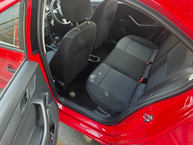 Skoda Rapid 1.6 Tdi Cr Elegance White #21