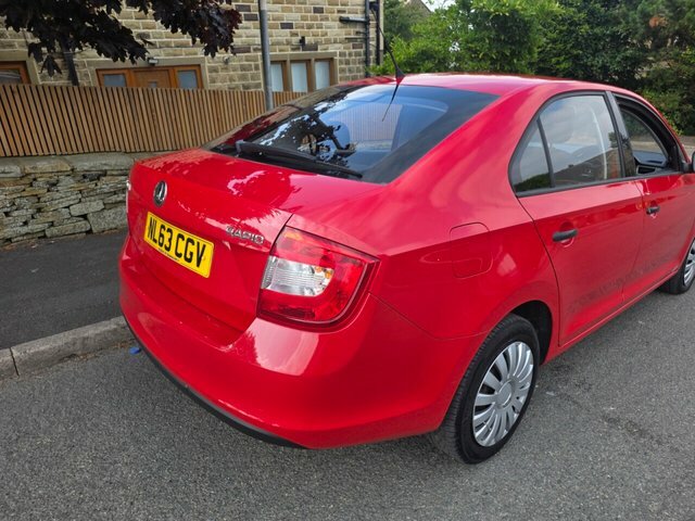 Skoda Rapid 1.6 Tdi Cr Elegance White #27