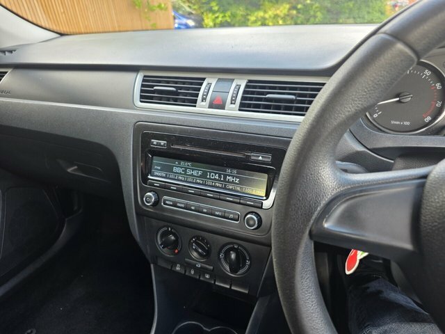 Skoda Rapid 1.6 Tdi Cr Elegance White #11