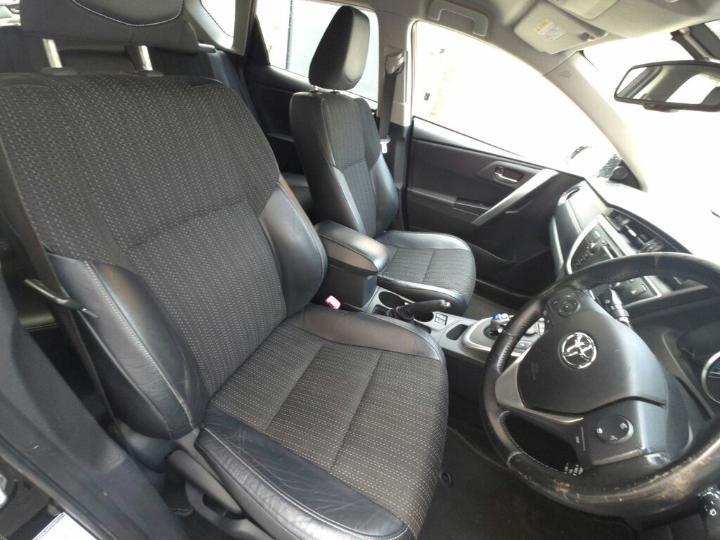 Toyota Auris Hatchback Blue #14
