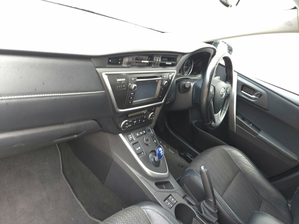 Toyota Auris Hatchback Blue #10