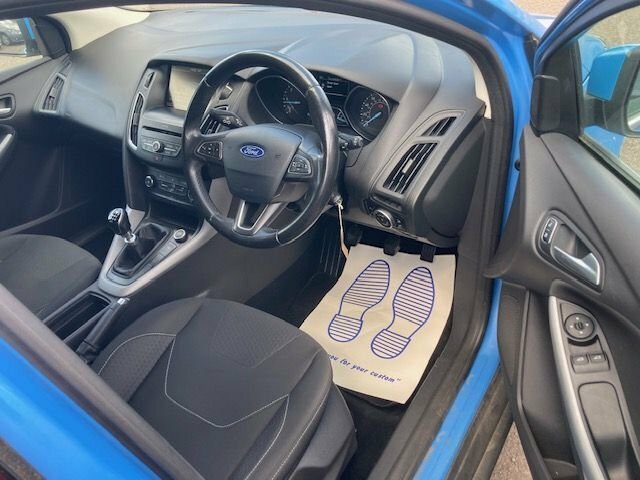 Ford Focus 1.5 Tdci Zetec Hatchback Euro 6 FM16TMO Blue #4