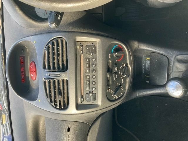 Peugeot 206 Hatchback 1.4 Blue #12