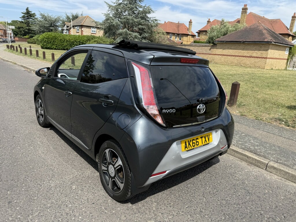 Toyota Aygo 1.0 Vvt-i X-clusiv 2 Grey #5