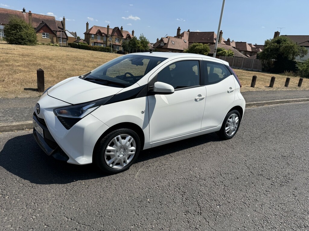 Toyota Aygo Hatchback 1.0 Vvt-i X-play 2021 FM21JJV White #2
