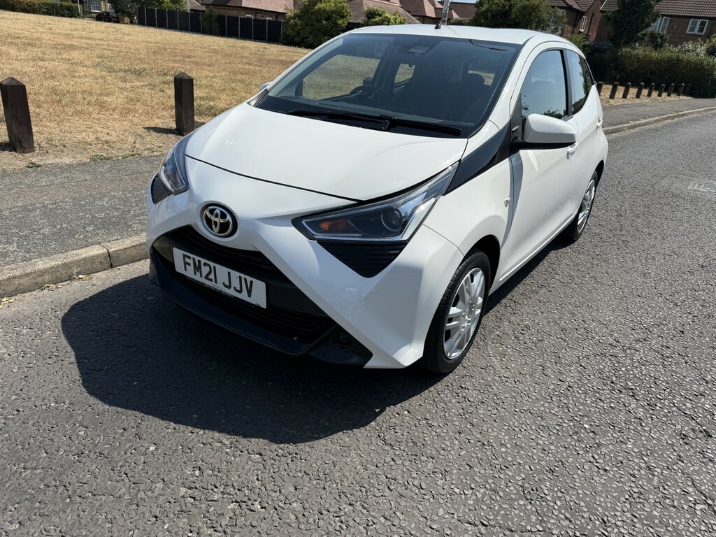 Toyota Aygo Hatchback 1.0 Vvt-i X-play 2021 White