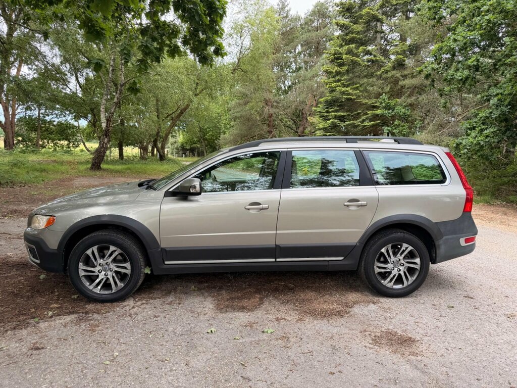 Volvo XC70 2.4 D5 Se Geartronic Awd Euro 5 Gold #4
