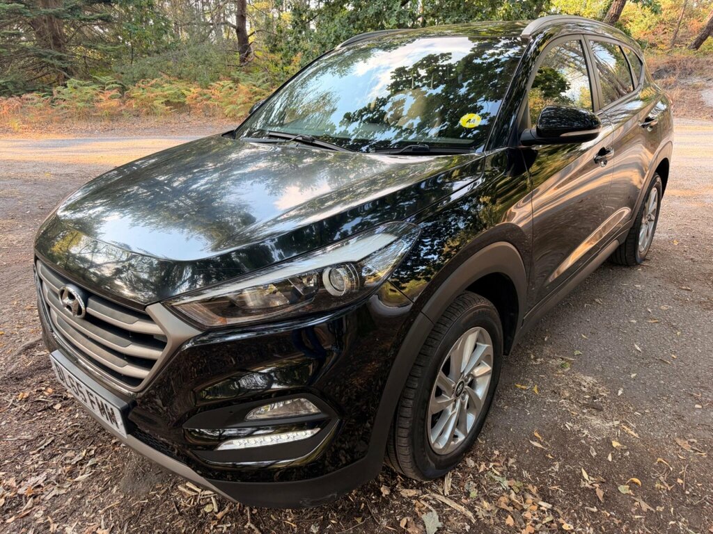 Hyundai Tucson 1.7 Crdi Blue Drive Se Euro 6 Ss BL65FMM Black #2