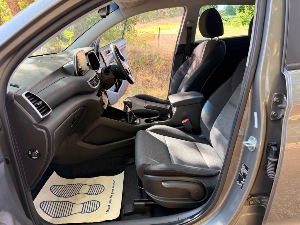 Hyundai Tucson Grey #33