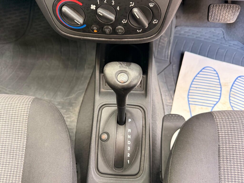 Vauxhall Corsa 1.2I 16V Life Silver #9
