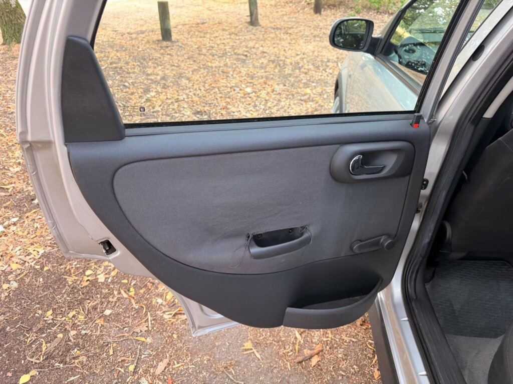 Vauxhall Corsa 1.2I 16V Life Silver #18