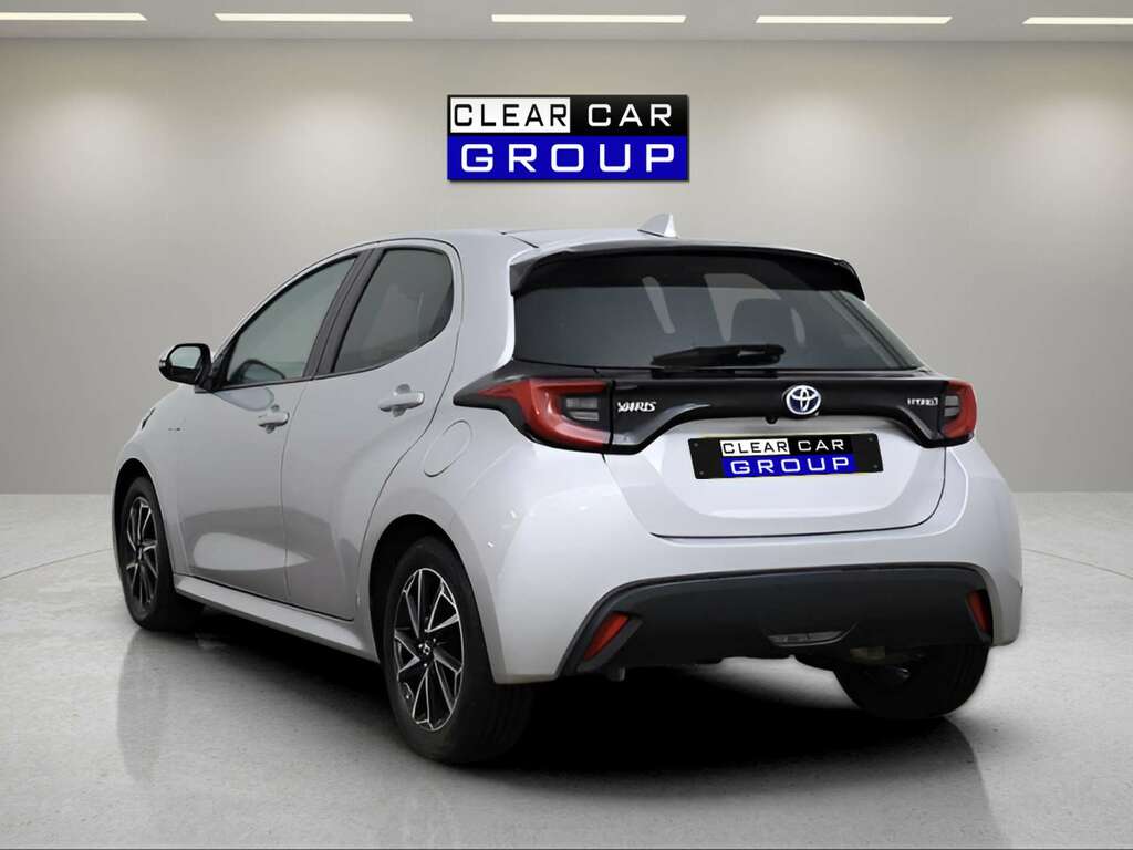 Toyota Yaris 1.5 Design Hev Cvt SW21HZC Silver #2