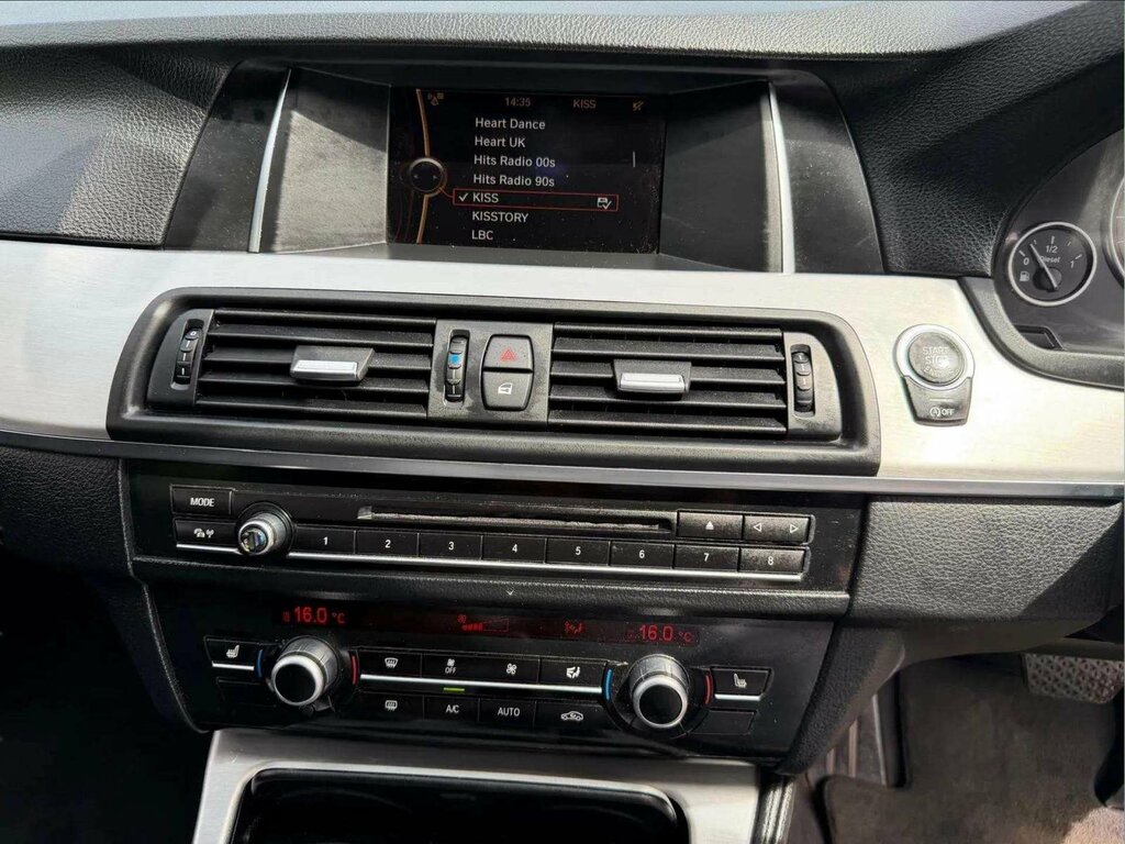 BMW 5 Series 530D M Sport Touring White #14