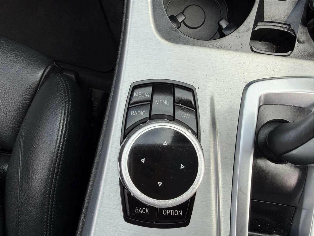 BMW 5 Series 530D M Sport Touring White #12