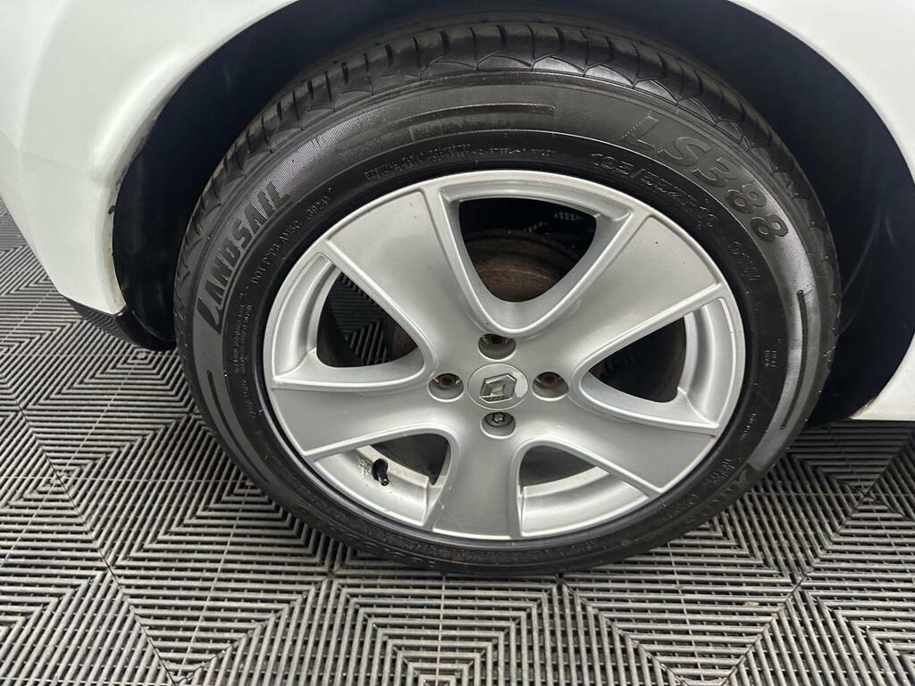 Renault Clio 1.2 16V Dynamique Medianav Cwvehiclemarketing Black #17