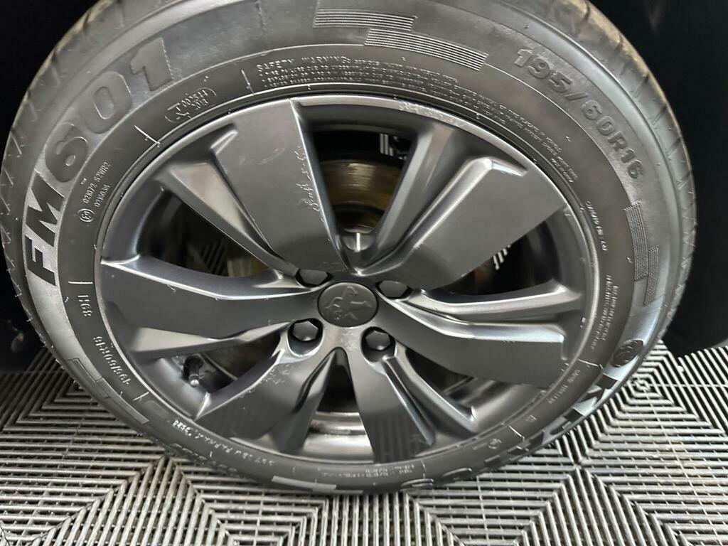 Peugeot 2008 1.6 Bluehdi 100 Allure Grey #19