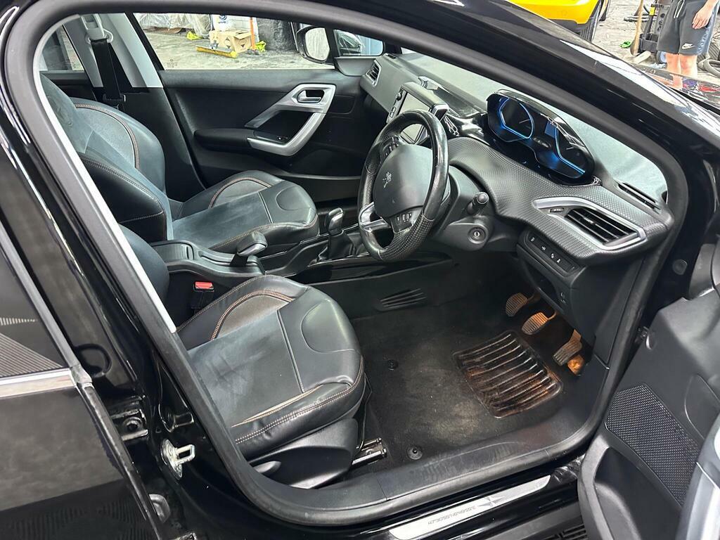 Peugeot 2008 1.6 Bluehdi 100 Allure Grey #20