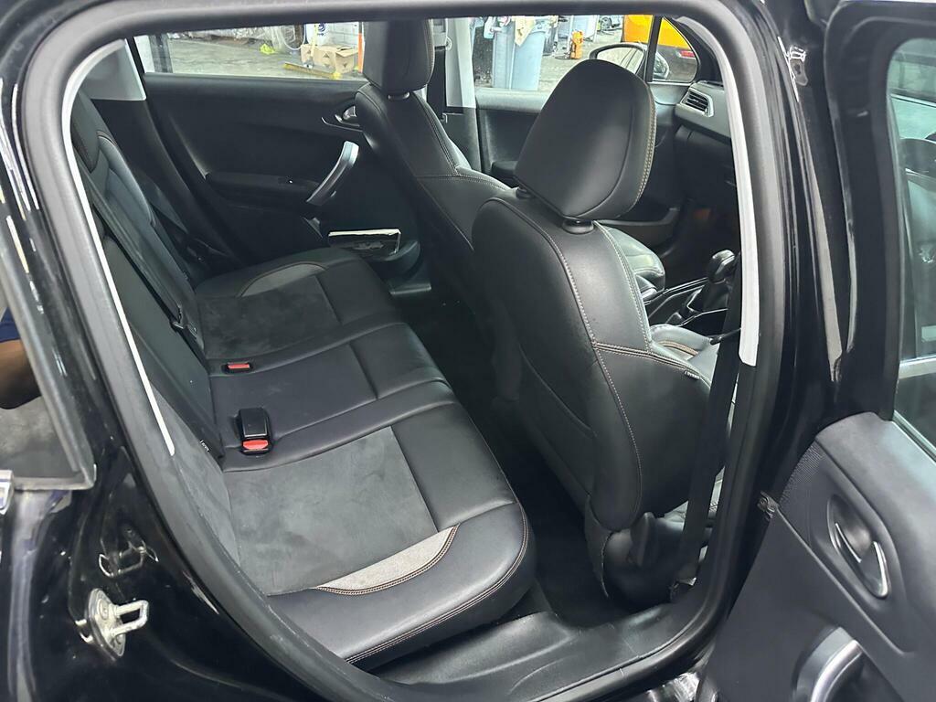 Peugeot 2008 1.6 Bluehdi 100 Allure Grey #23