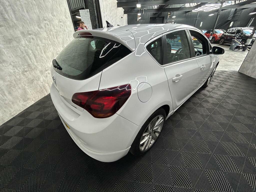 Vauxhall Astra Sri Cdti White #9