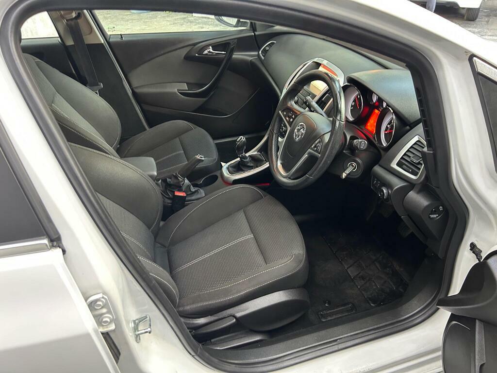 Vauxhall Astra Sri Cdti White #21