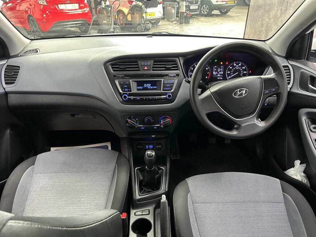 Hyundai I20 Hatchback 1.4 Se 2015 Grey #23