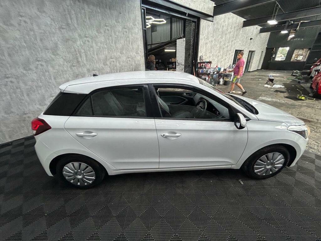 Hyundai I20 Hatchback 1.4 Se 2015 Grey #8