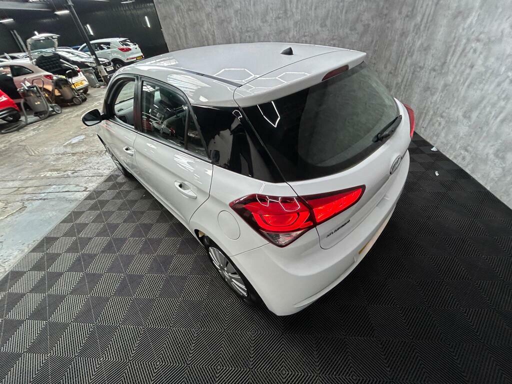 Hyundai I20 Hatchback 1.4 Se 2015 Grey #14