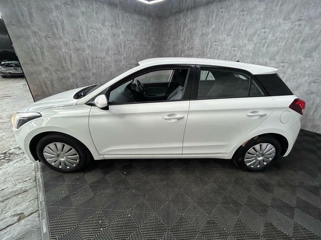 Hyundai I20 Hatchback 1.4 Se 2015 Grey #15