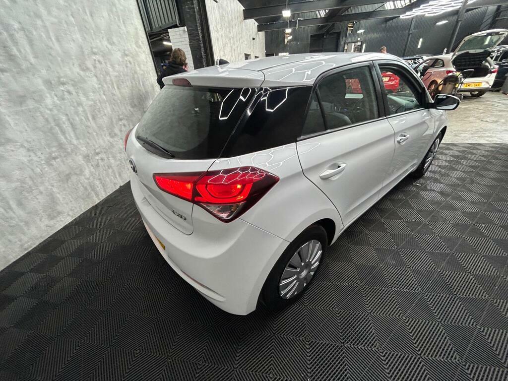 Hyundai I20 Hatchback 1.4 Se 2015 Grey #9