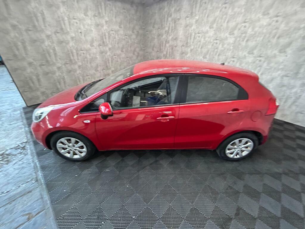 Kia RIO 1.2 1 Air White #16