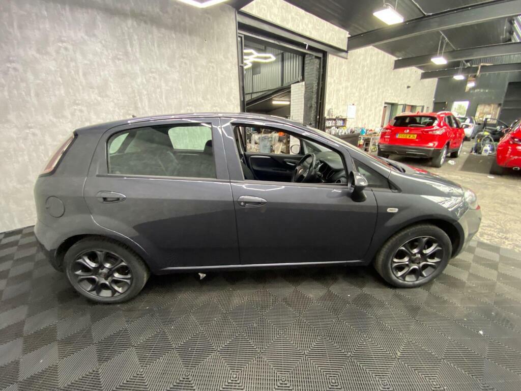 Fiat Punto Punto Pop Red #7