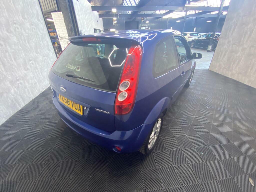 Ford Fiesta 1.25 Style Red #9