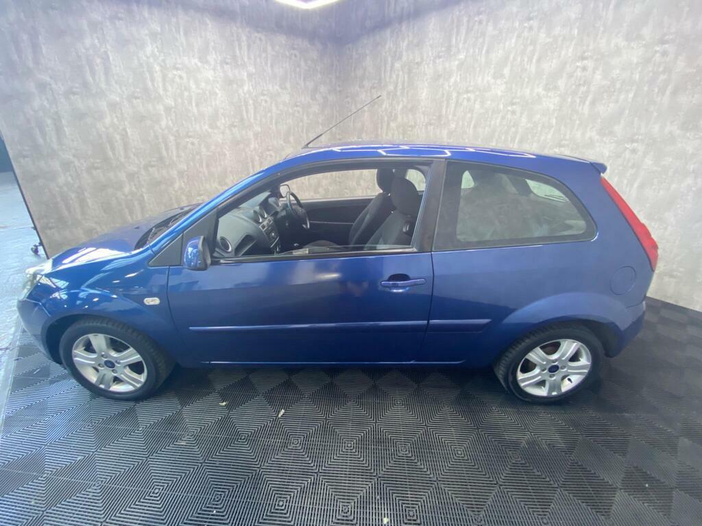 Ford Fiesta 1.25 Style Red #15