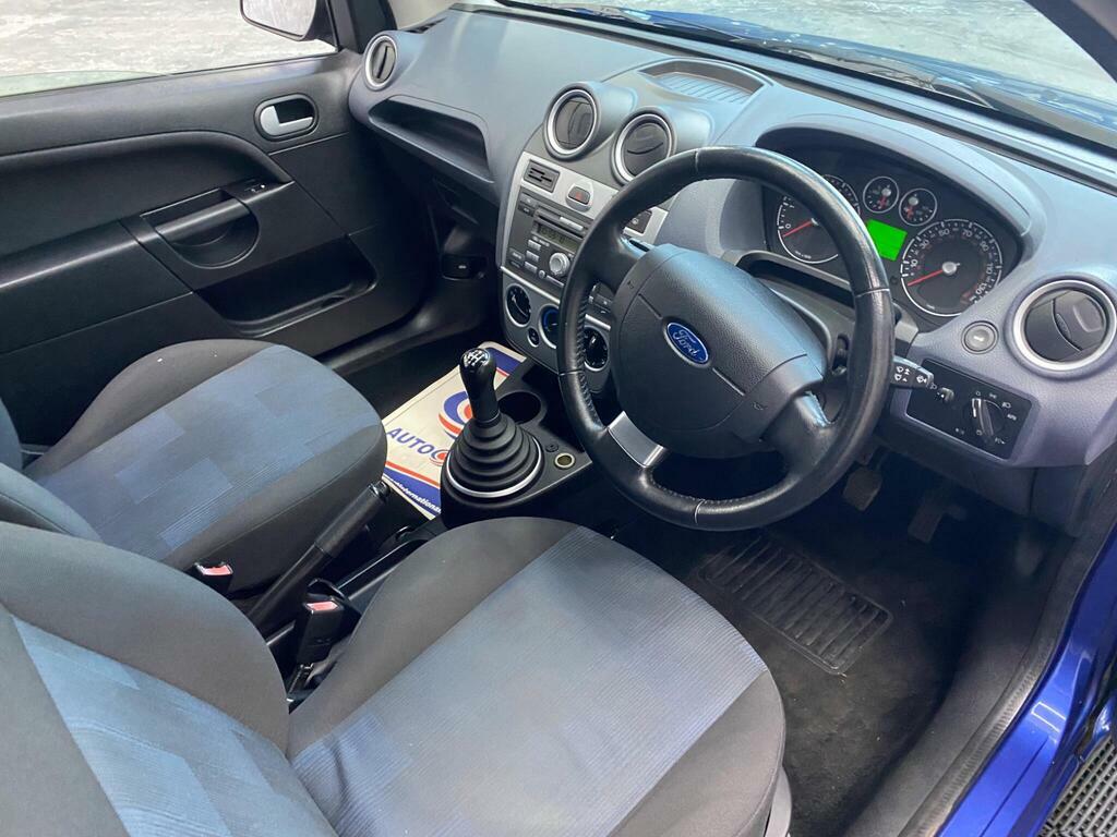 Ford Fiesta 1.25 Style Red #21