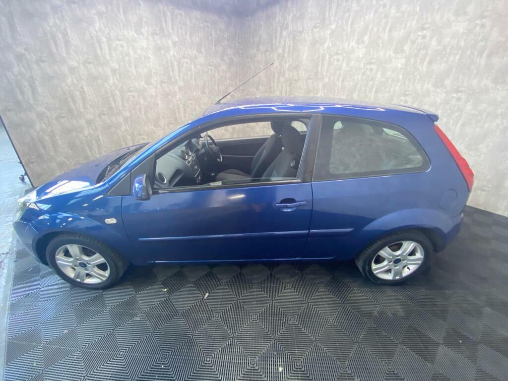 Ford Fiesta 1.25 Style Red #16