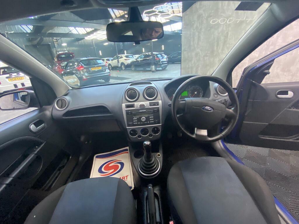 Ford Fiesta 1.25 Style Red #22