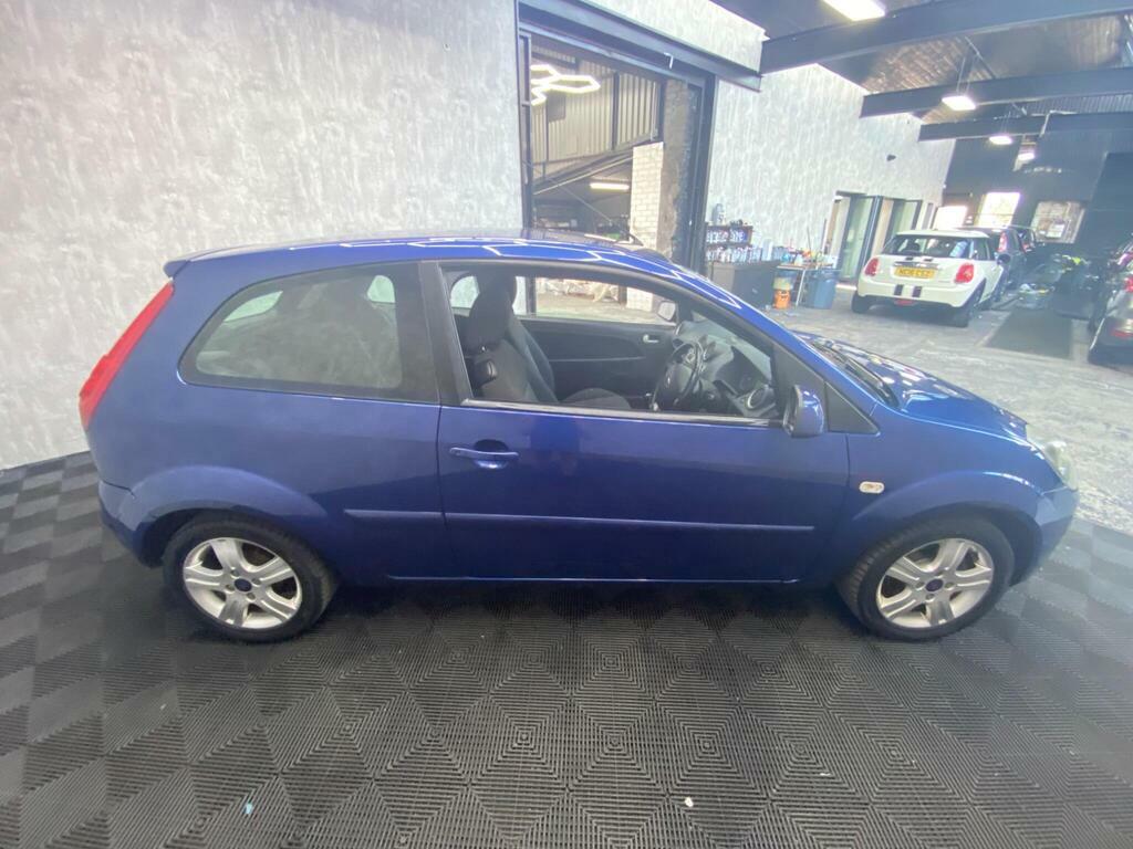 Ford Fiesta 1.25 Style Red #7