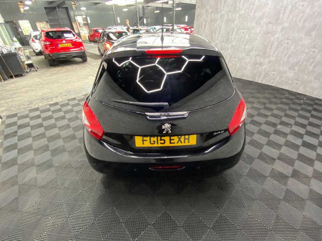 Peugeot 208 1.2 Puretech 82 Active White #12